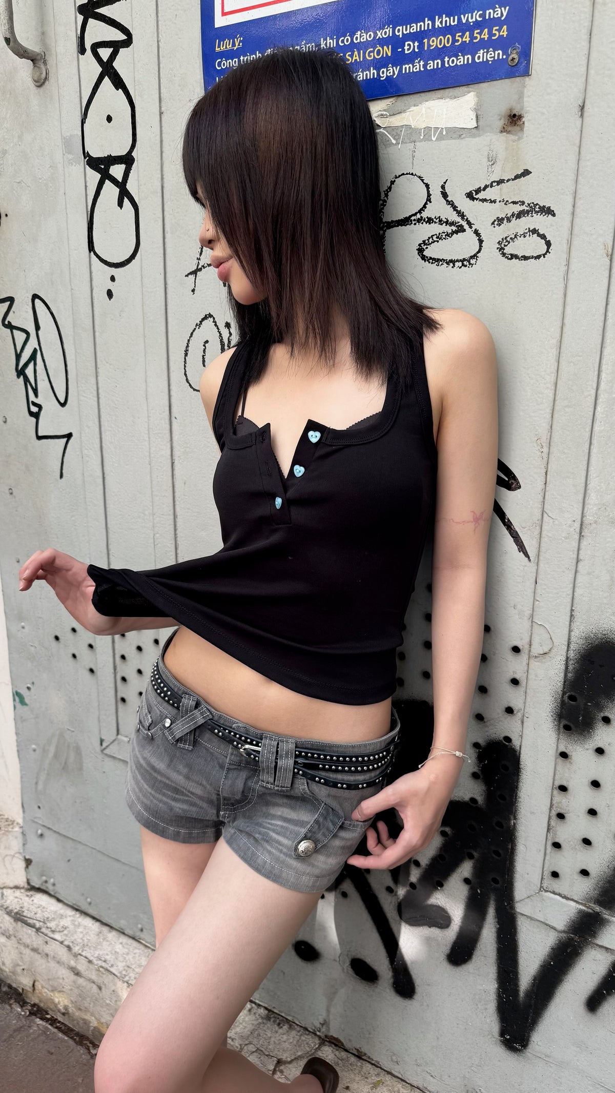 LONCHO TANK HEART HENLEY “BLACK”