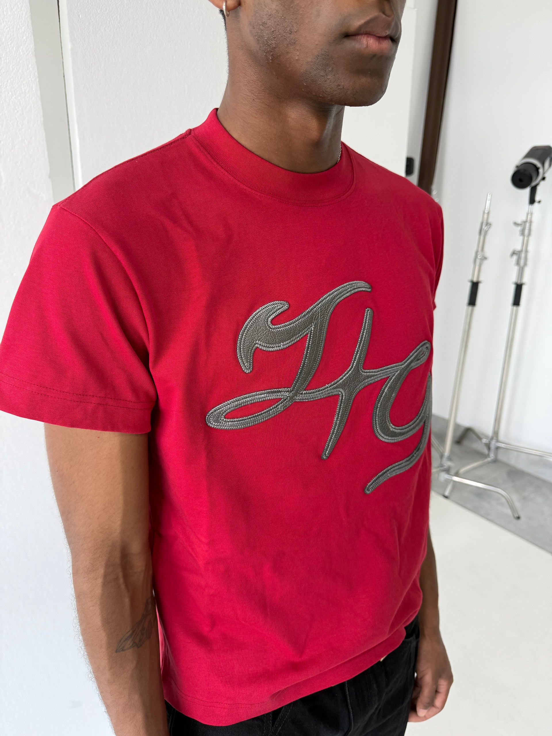 LONCHO “LEATHER LOGO TEE” MAROON RED