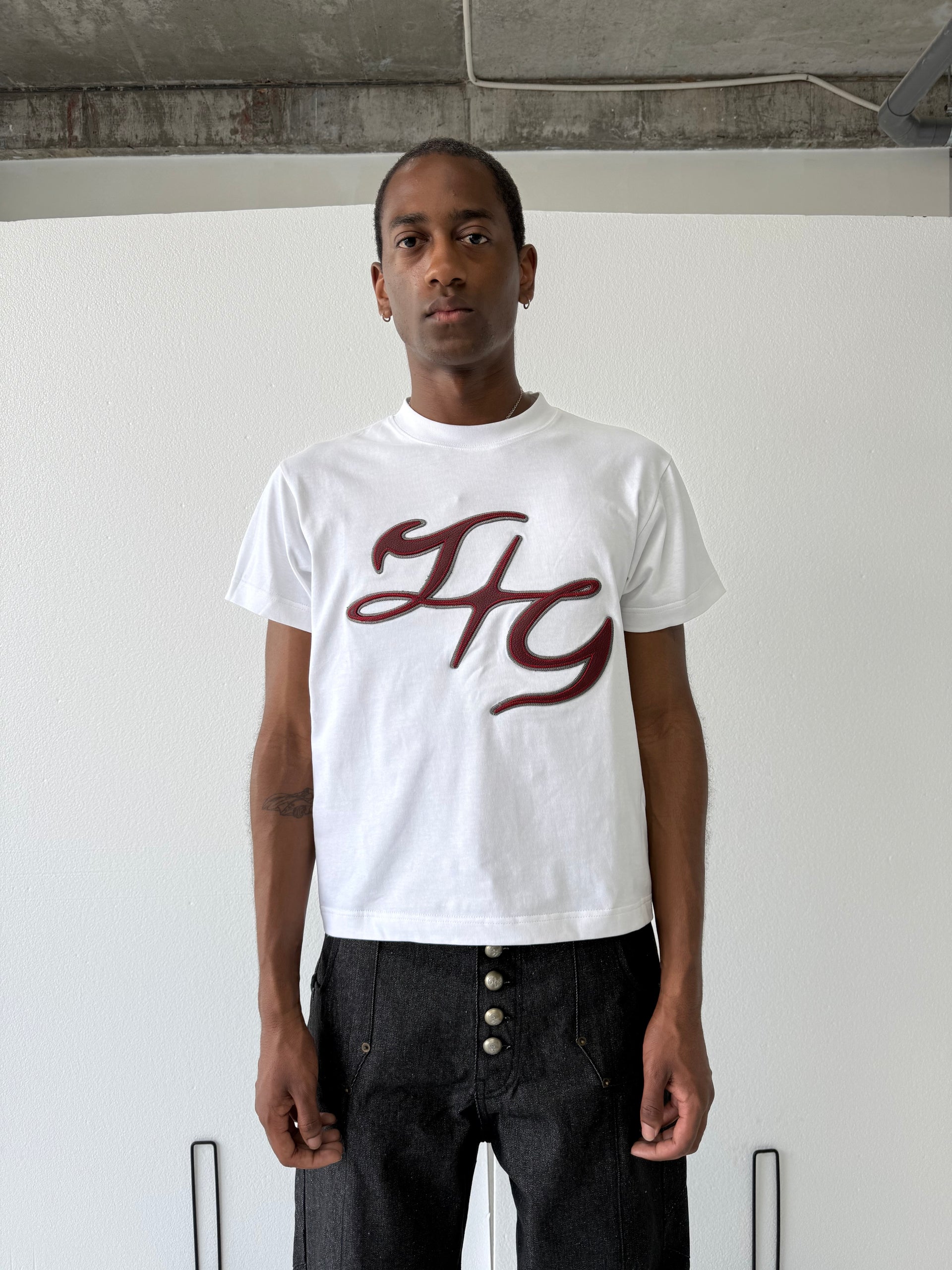 LONCHO “LEATHER LOGO TEE” WHITE