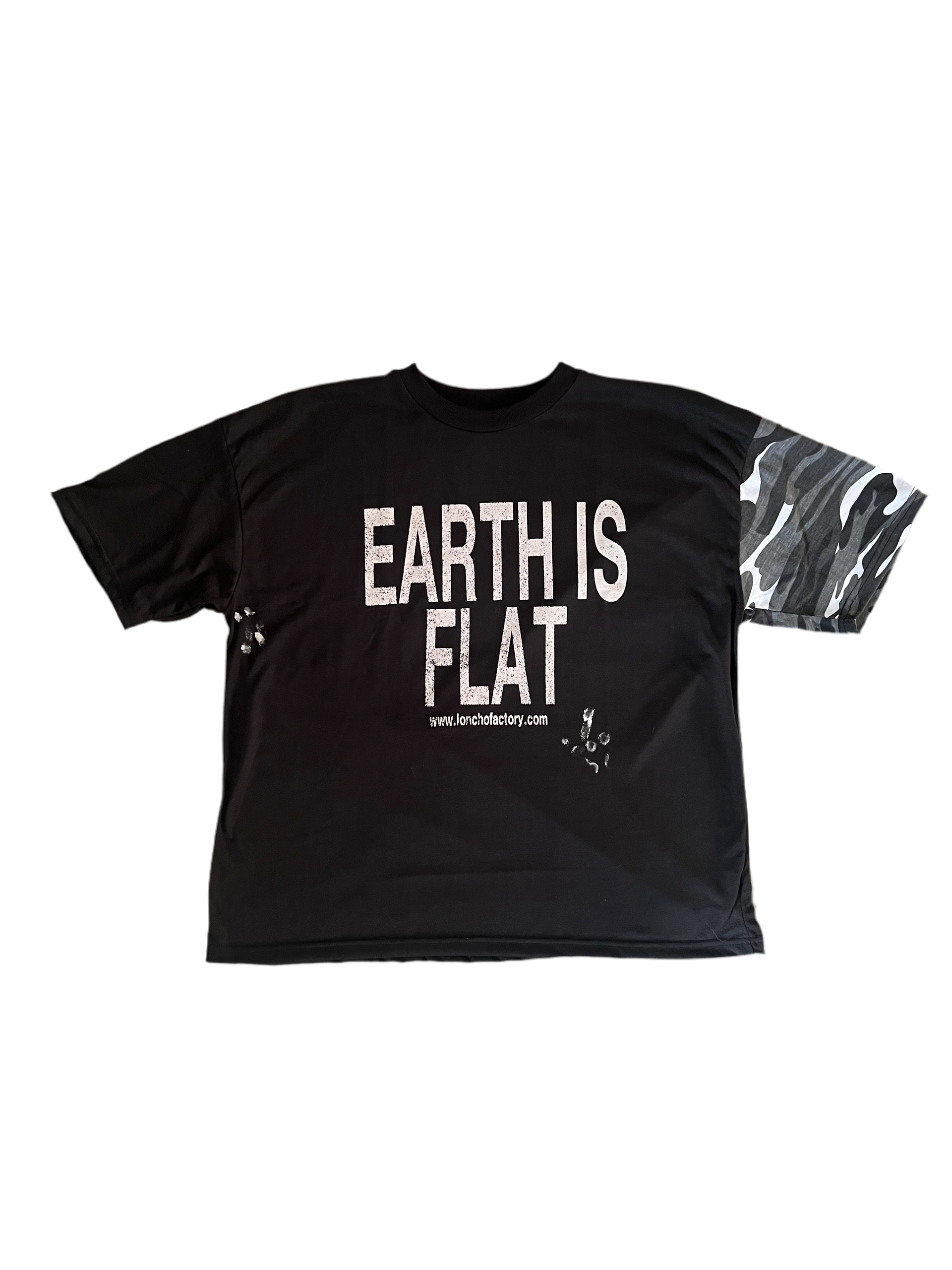 M-69 EARTH IS FLAT CROPPED TEE