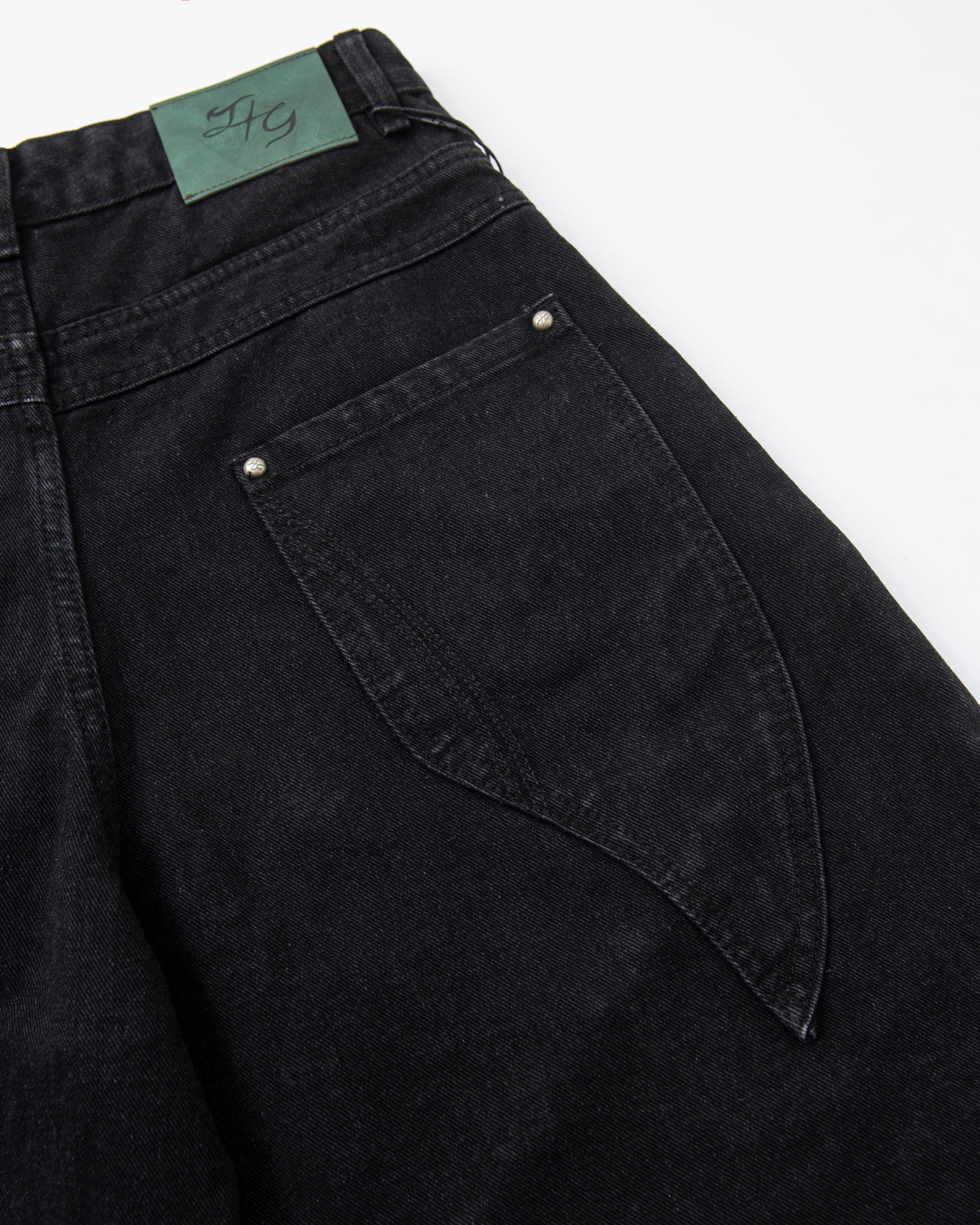 LONCHO “RIVET JORTS”