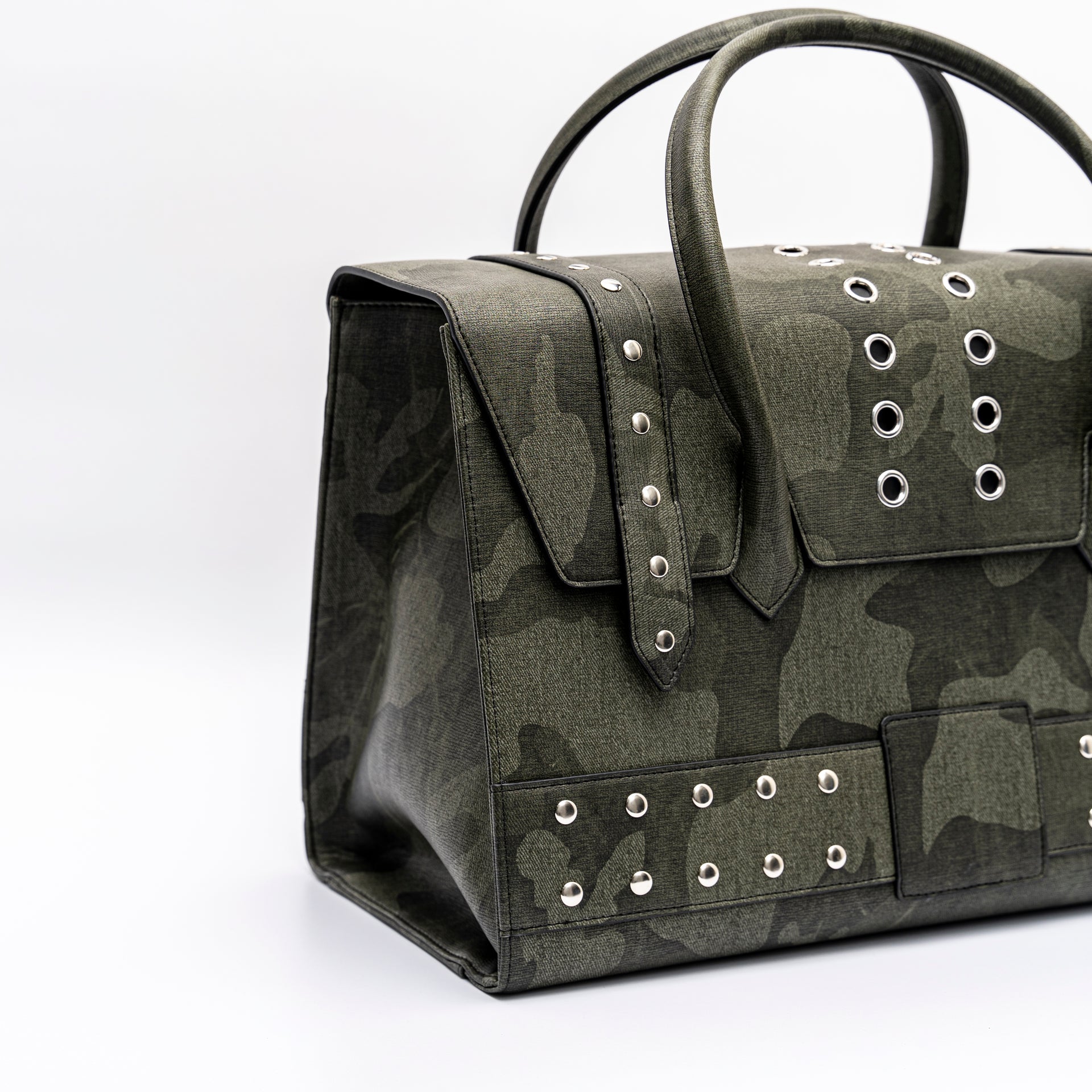 LONCHO “LEATHER CAMO LUNCHBOX BAG”