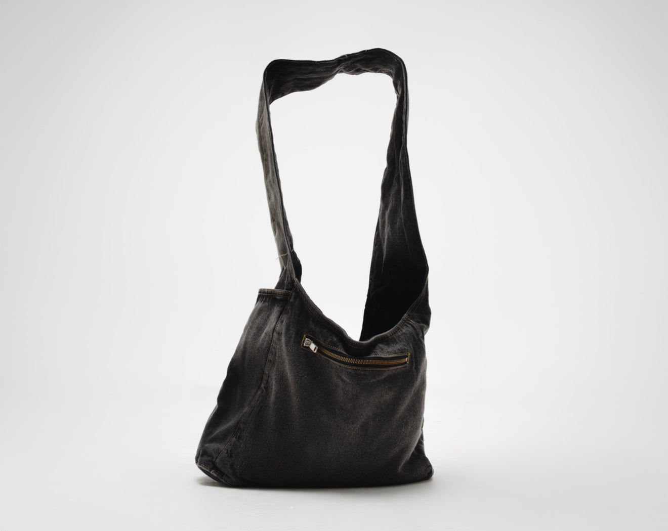 LONCHO “RAVE DENIM BAG” DYED BLACK