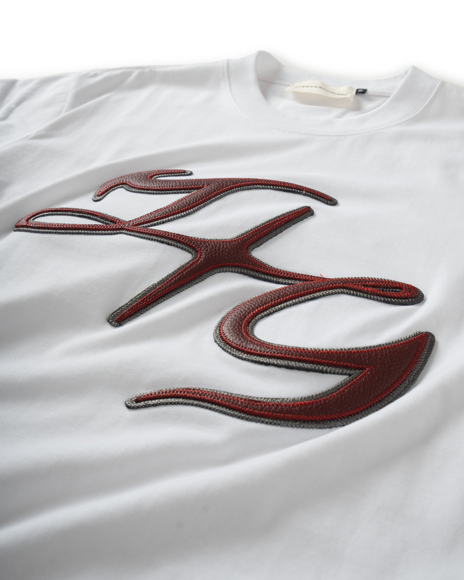 LONCHO “LEATHER LOGO TEE” WHITE